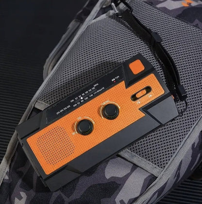 Nešiojama saulės radija su SOS signalu ir žibintuvėliu (4000 mAh)