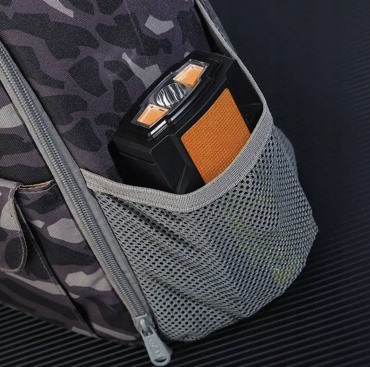 Nešiojama saulės radija su SOS signalu ir žibintuvėliu (4000 mAh)