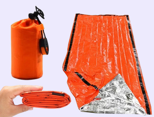 XL dydžio termomiegmaišis – avarinė išgyvenimo antklodė, atspari vandeniui ir vėjui